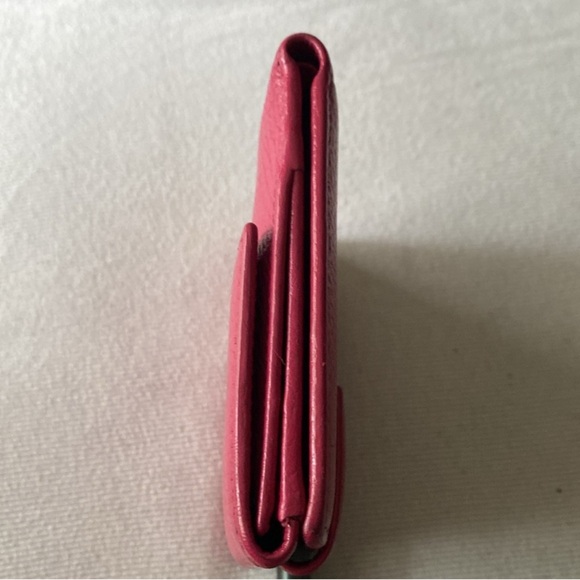 GUCCI PINK COMPACT WALLET - Picture 6 of 11